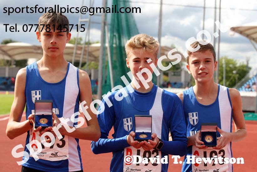 Boys under-15s 3 stage relay, Northern Senior 6 and 4 and Junior Stage Road Relays, SportsCity, Manchester. Photo:  David T. Hewitson/Sports for All Pics